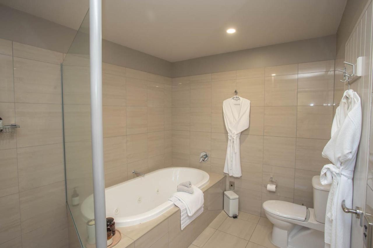 Dunluce Boutique B&B 테아나우 외부 사진